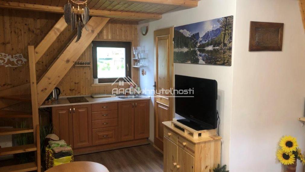 Ponúkame na predaj chatu v Štôle