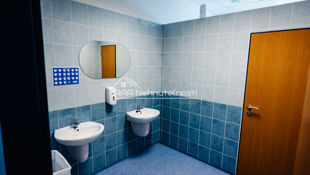 Na prenájom 4 kancelárske priestory v súkromnom areáli