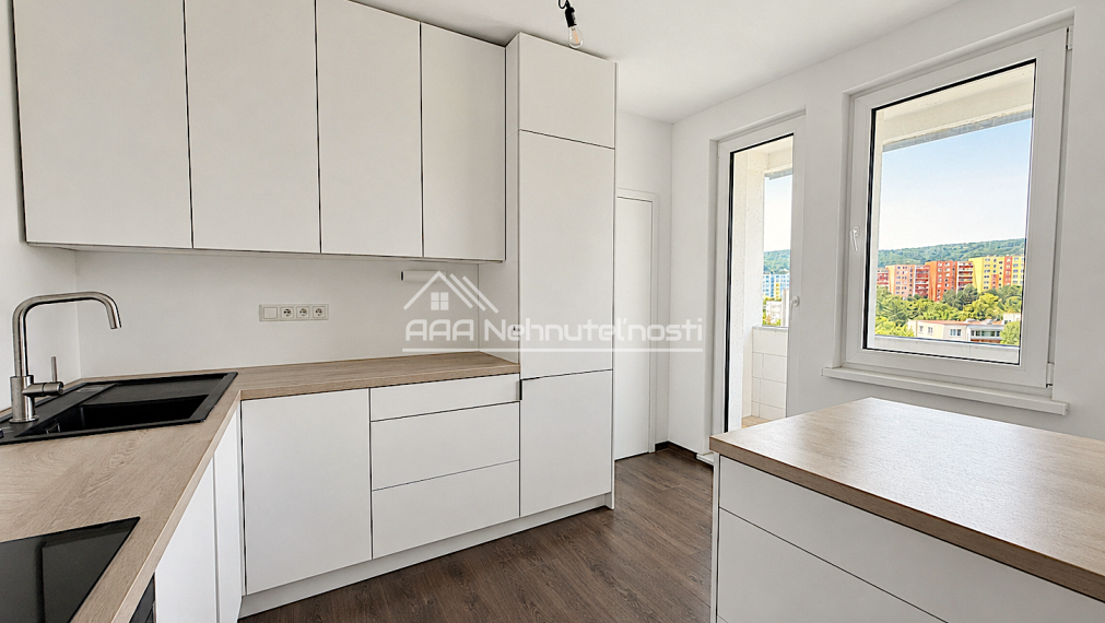 Kompletne zrekonštruovaný 3i. byt s krásnym výhľadom, BA-Dúbravka, Bagarova ul., 77 m2