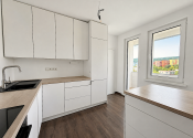 Kompletne zrekonštruovaný 3i. byt s krásnym výhľadom, BA-Dúbravka, Bagarova ul., 77 m2 - fotografia 1