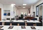 Kadernícky / beauty priestor | školiaca miestnosť | 55 m² - fotografia 1