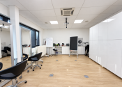 Kadernícky / beauty priestor | školiaca miestnosť | 55 m² - fotografia 7