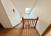 RODINNÝ DOM O ROZLOHE 550 m2 S VNÚTORNÝM BAZÉNOM A VEĽKOU TERASOU IBA 10 minút OD CENTRA BRATISLAVY - fotografia 6
