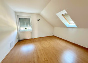 RODINNÝ DOM O ROZLOHE 550 m2 S VNÚTORNÝM BAZÉNOM A VEĽKOU TERASOU IBA 10 minút OD CENTRA BRATISLAVY - fotografia 8