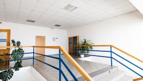 Na prenájom 4 kancelárie v súkromnom areáli, Južná Trieda - fotografia 12