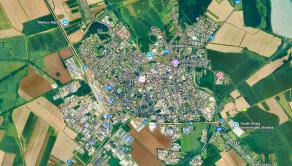 Investičný pozemok s budovami Michalovce, plocha 30.000m2 - fotografia 1
