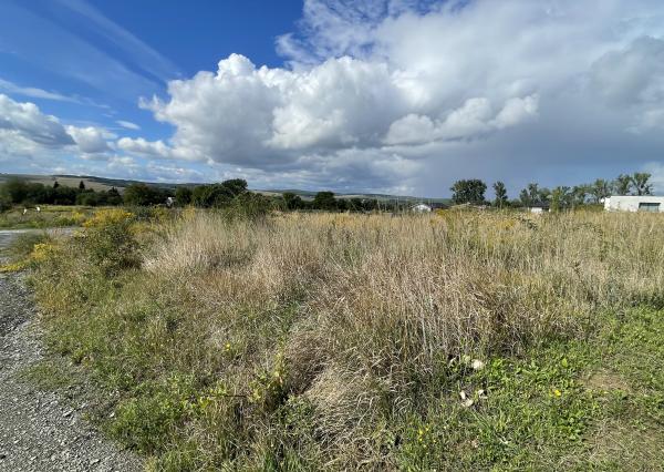 Na predaj pozemok so stavebným povolením v obci Ruskov