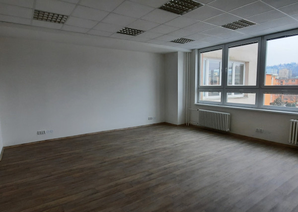 Na prenájom reprezentatívna kancelária v centre Košíc