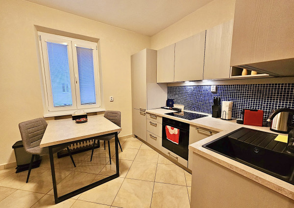 Na prenájom 1-izb. zariadený byt, BA-Nové Mesto, Vajnorská ul., bytový komplex NOVÁ DOBA, 45 m2