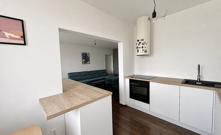 Kompletne zrekonštruovaný 3i. byt s krásnym výhľadom, BA-Dúbravka, Bagarova ul., 77 m2 - fotografia 1