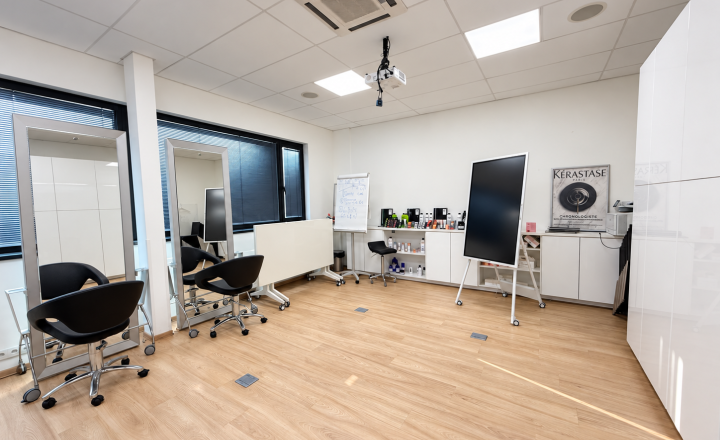 Kadernícky / beauty priestor | školiaca miestnosť | 55 m² - fotografia 7