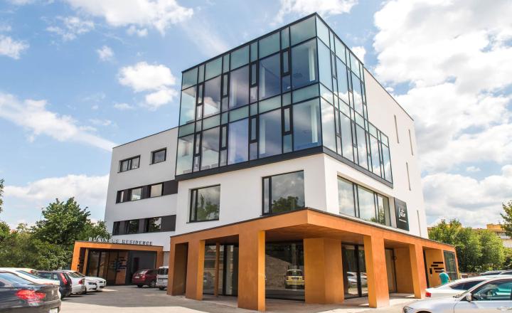 Kadernícky / beauty priestor | školiaca miestnosť | 55 m² - fotografia 14