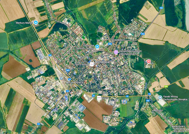 Investičný pozemok s budovami Michalovce, plocha 30.000m2